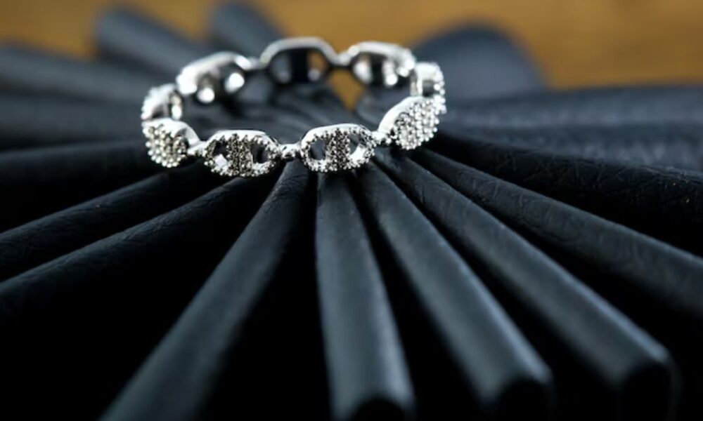 2.5 carat diamond ring​