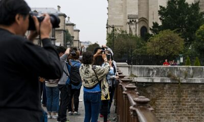 How to Avoid Tourist Crowds in Photos at Popular Places in Rome